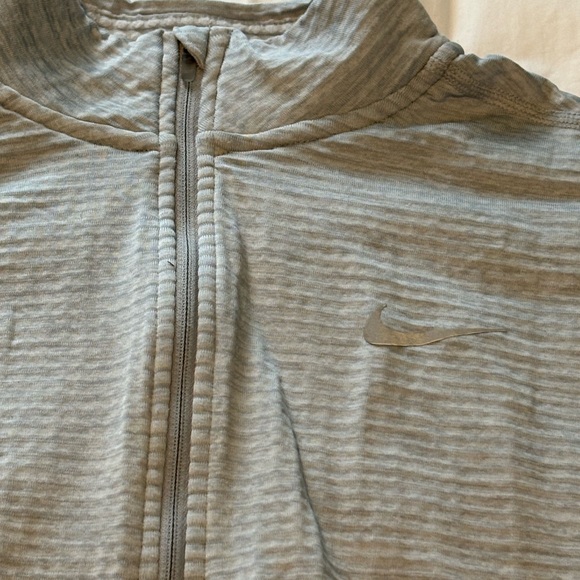 EUC Nike Running Pullover - Picture 2 of 9